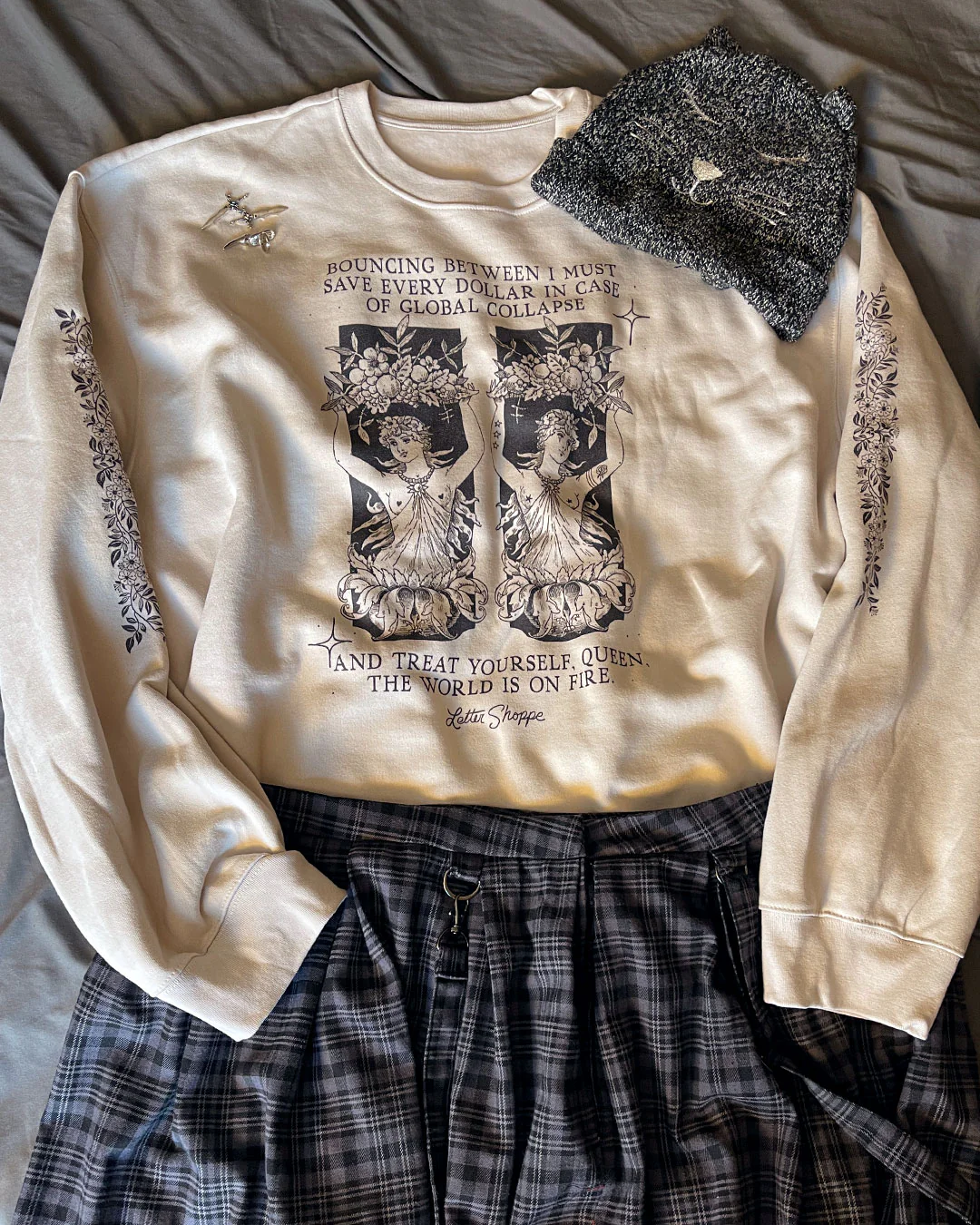 Global Collapse: Oversized Vintage Graphic Sweatshirt - Image 3